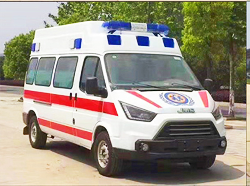 江铃特顺长轴高顶柴油版救护车