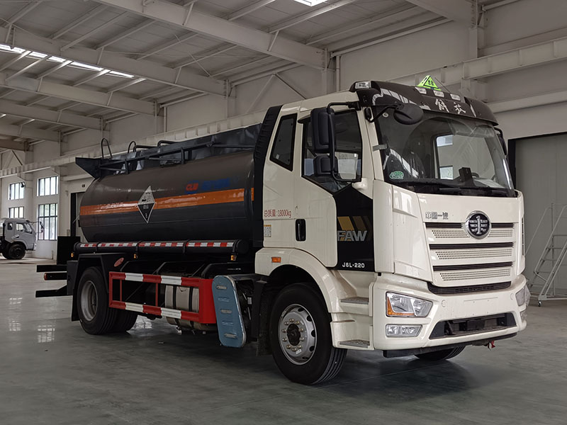 程力牌CL5180GFWC6型腐蚀性物品罐式运输车