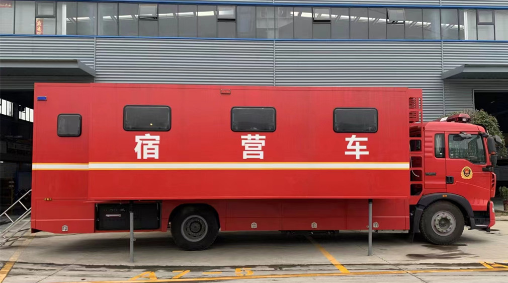 东风天锦6-24人宿营车