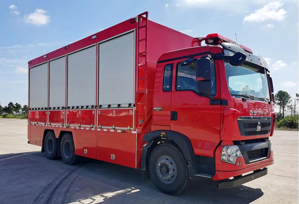 重汽6×4重型器材消防车