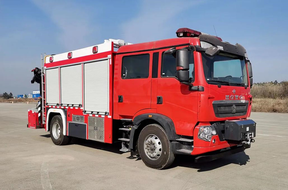 重汽抢险救援消防车