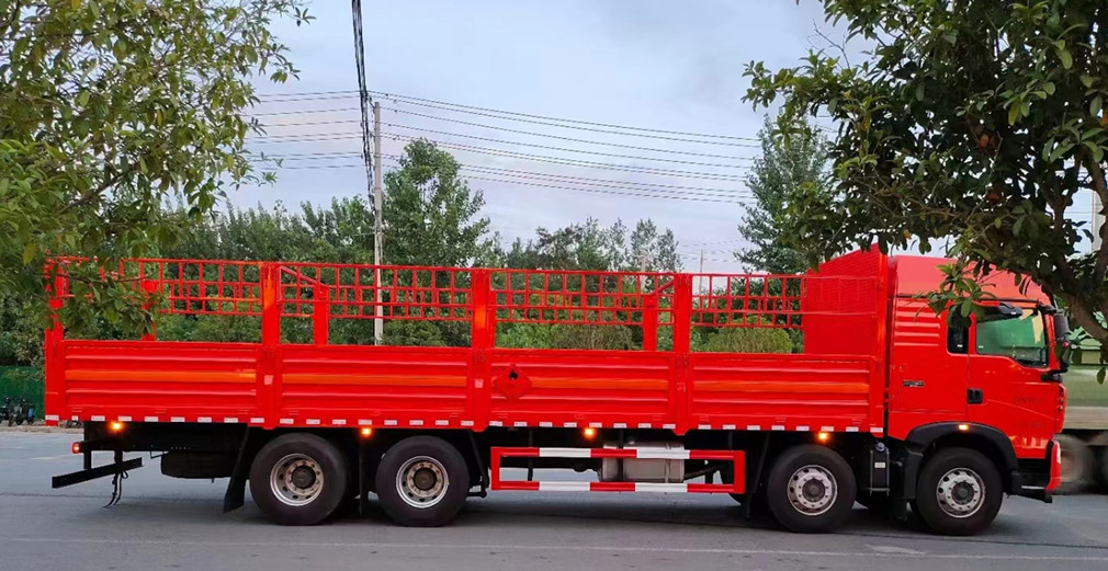 重汽前四后八气瓶运输车