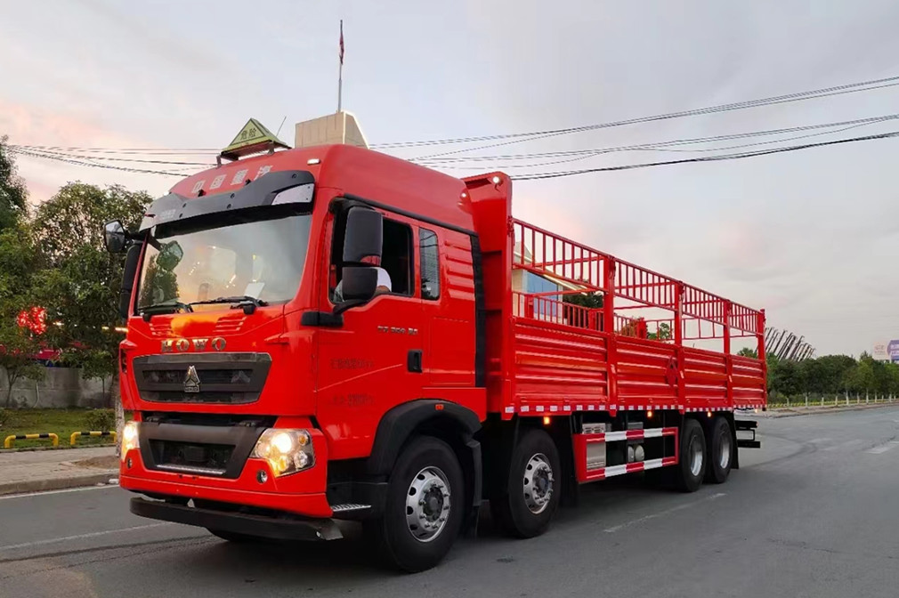 重汽前四后八气瓶运输车