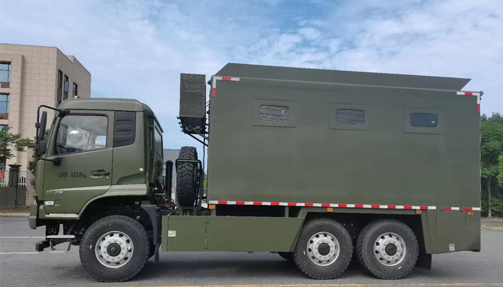 东风6×6越野六驱炊事车