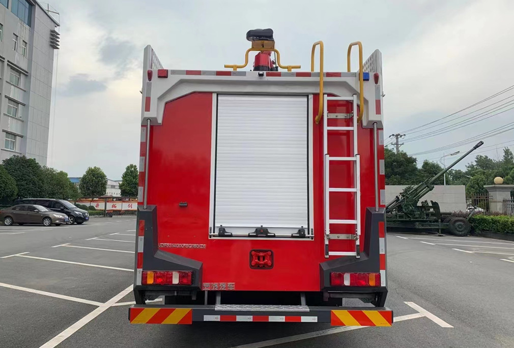 重汽16吨水罐/泡沫消防车