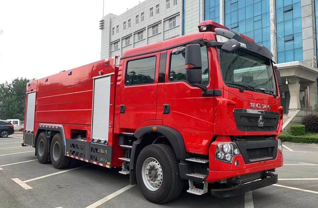 重汽16吨水罐/泡沫消防车
