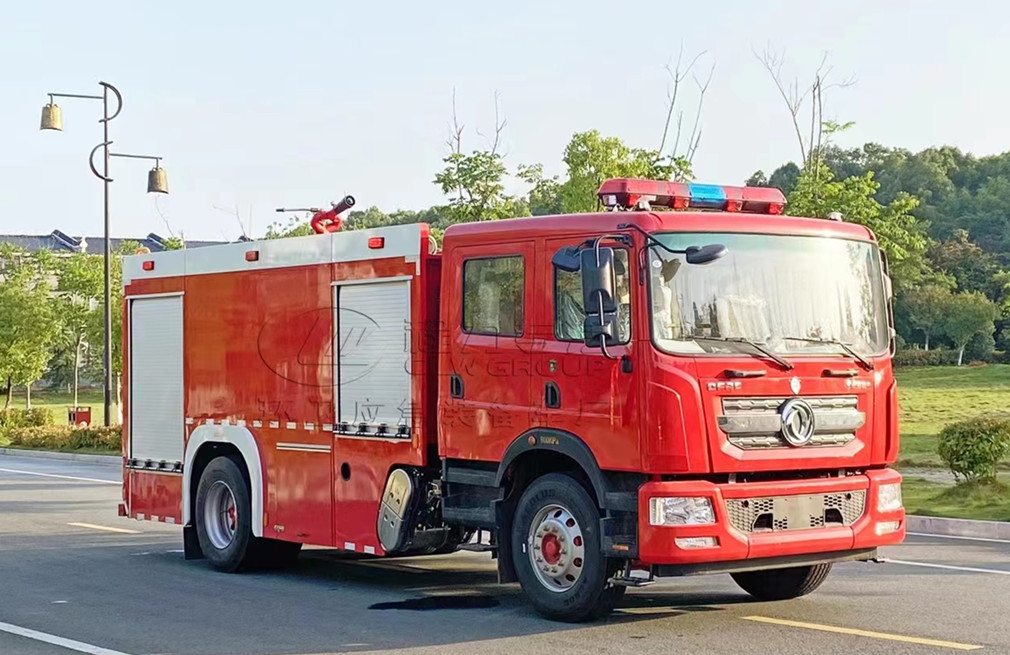 东风6吨水罐/泡沫消防车