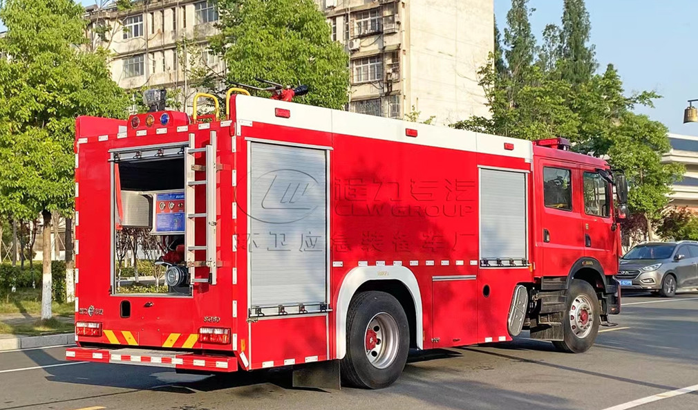 东风6吨水罐/泡沫消防车