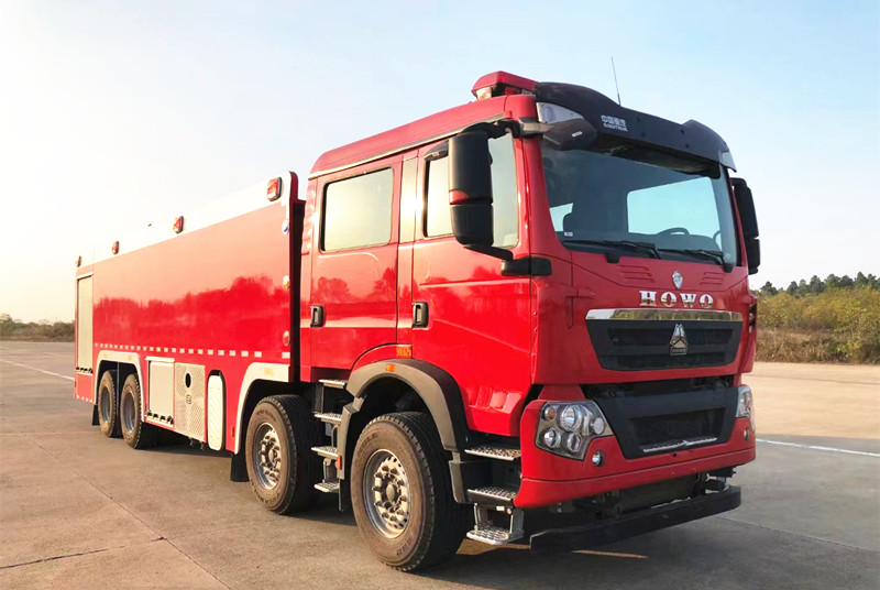 重汽25吨水罐/泡沫消防车