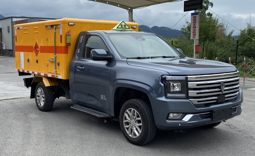 江铃皮卡四驱小型炸药雷管车