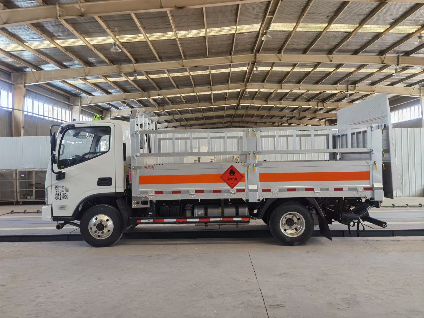 欧马可康机蓝牌气瓶运输车