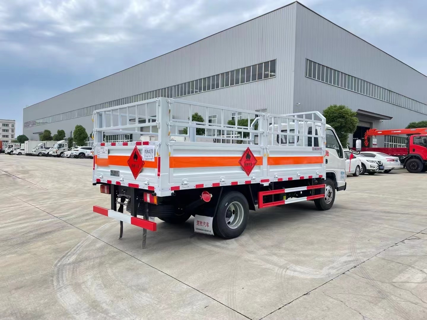 国六江铃顺达蓝牌4.15米气瓶运输车