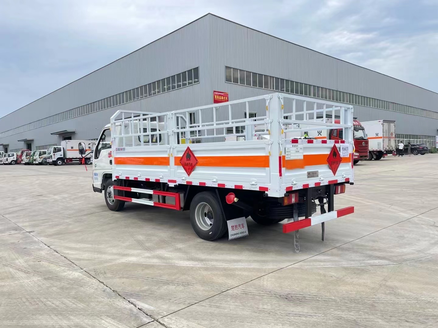 国六江铃顺达蓝牌4.15米气瓶运输车