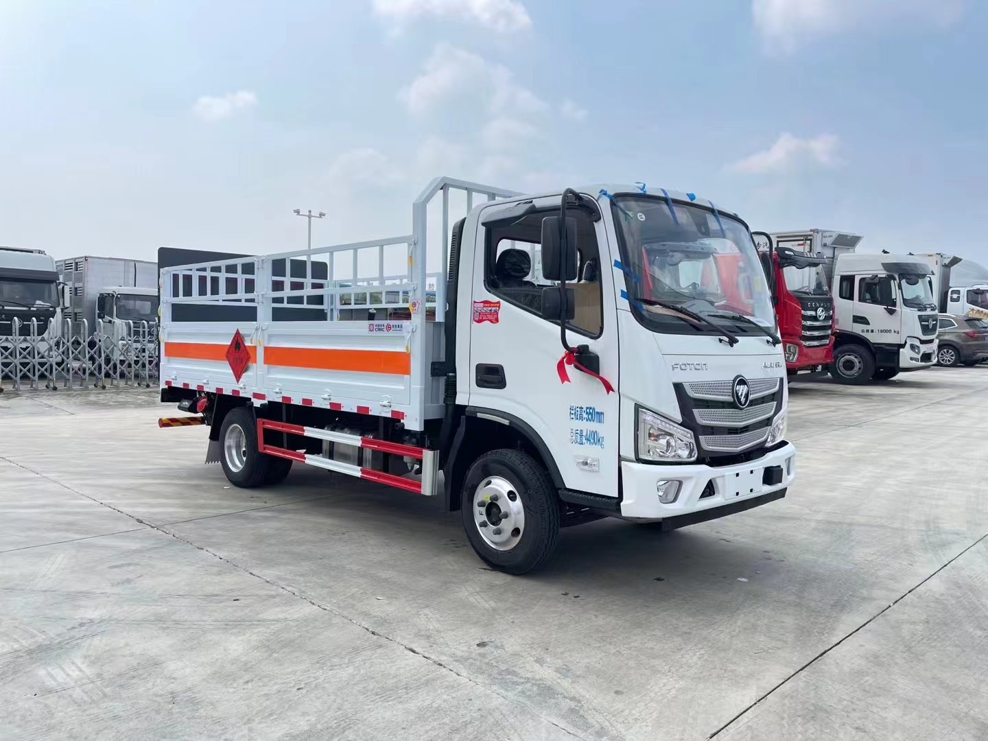 福田欧马可蓝牌4.15米气瓶运输车