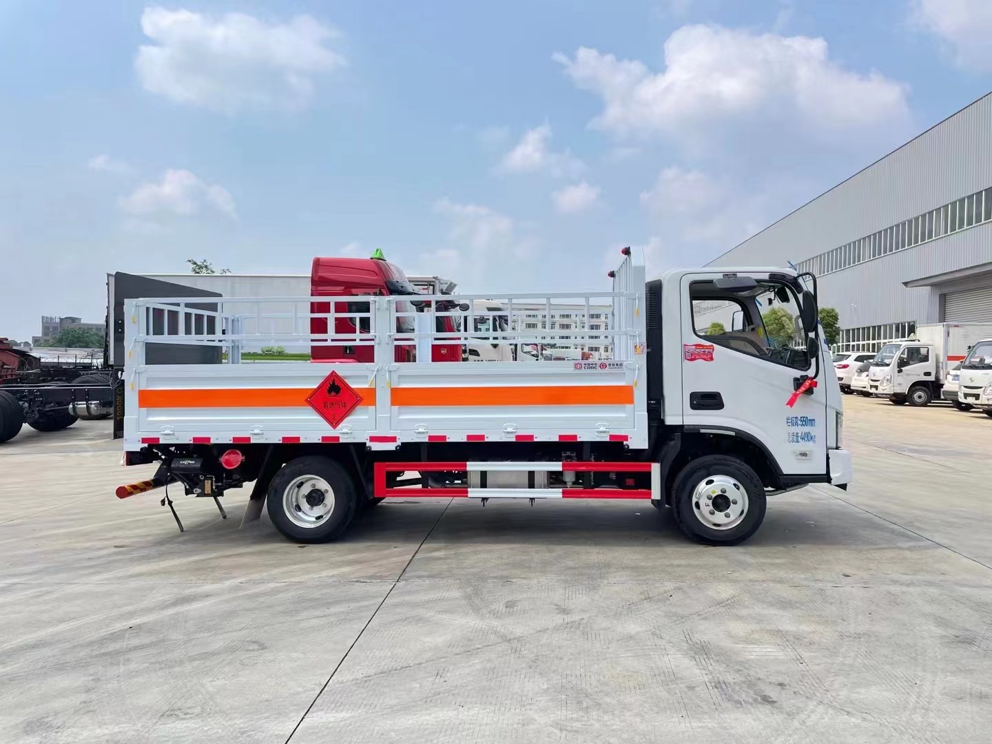 福田欧马可蓝牌4.15米气瓶运输车