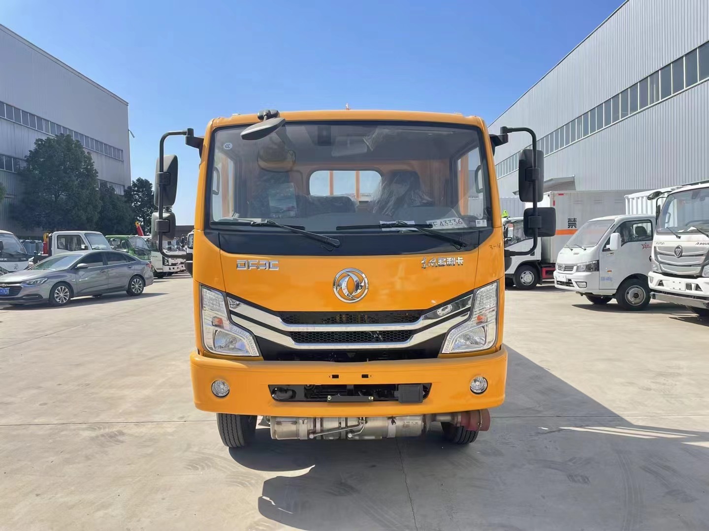 东风多利卡4吨气瓶运输车玉柴发动机