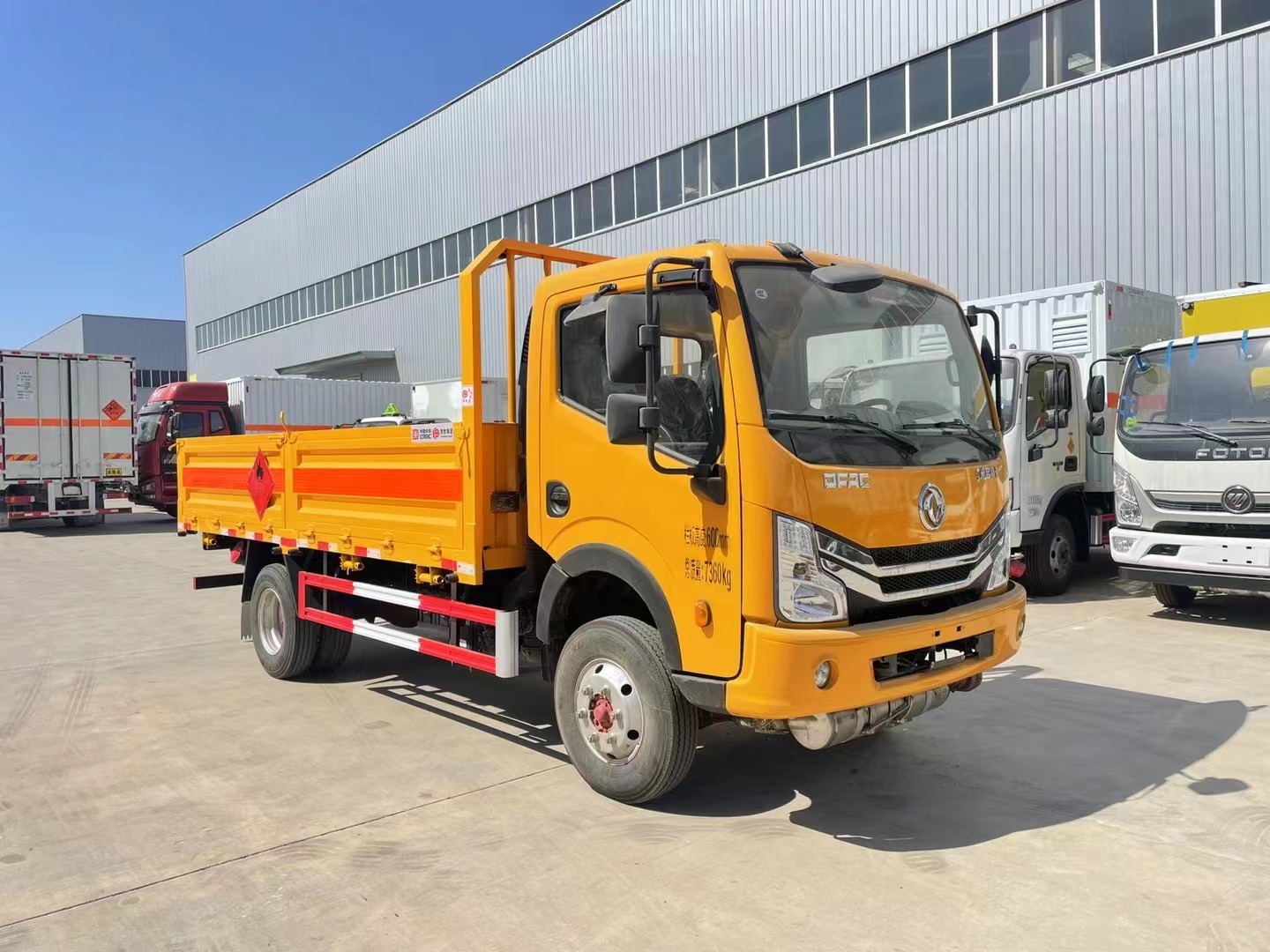 东风多利卡4吨气瓶运输车玉柴发动机