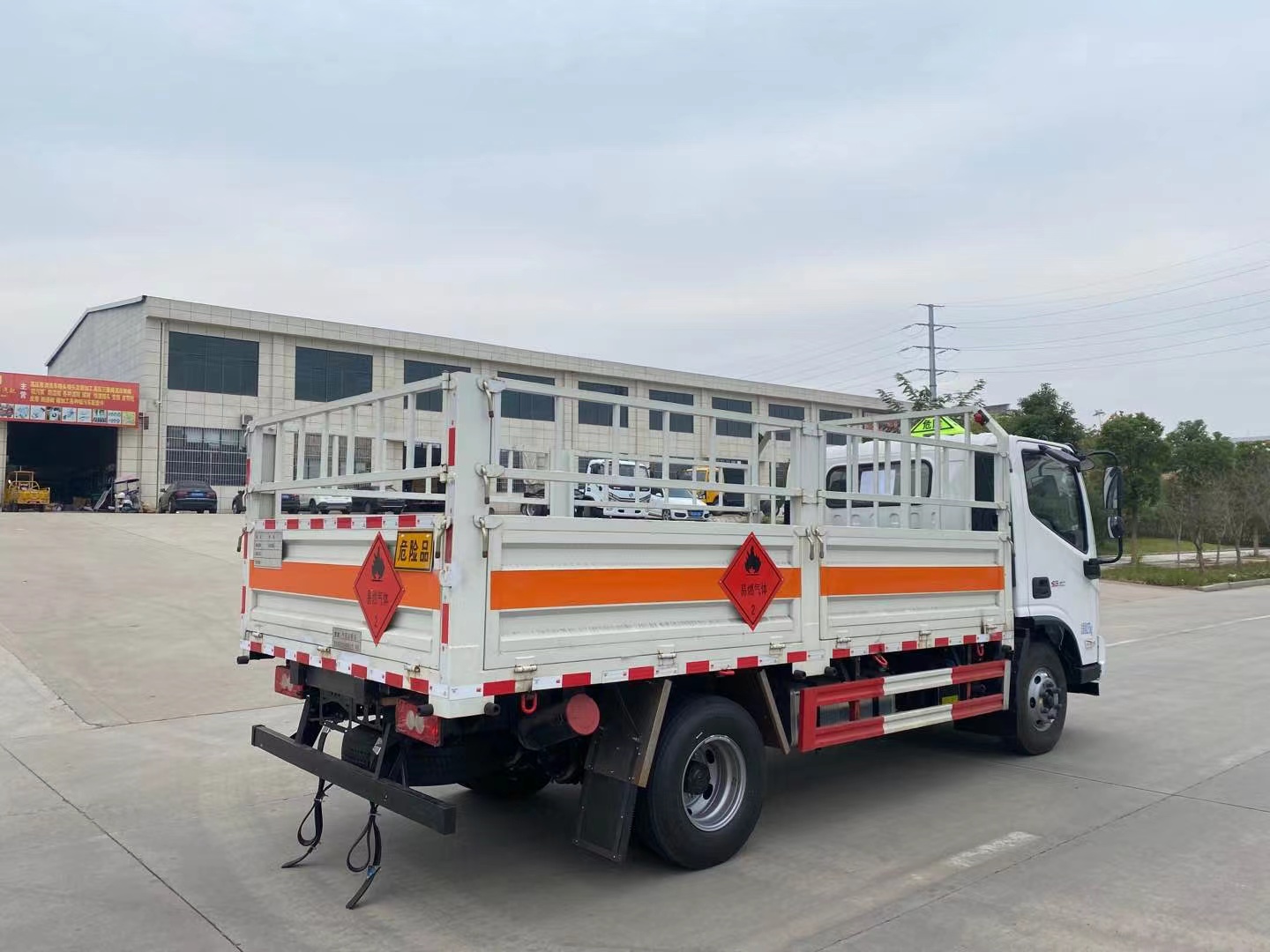 福田欧马可4.1米4.7吨气瓶运输车