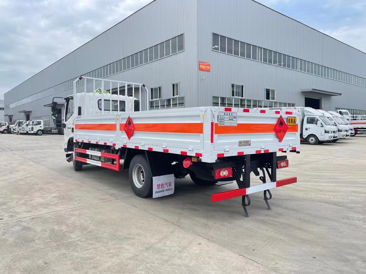 福田奥铃4.8米气瓶运输车/黄牌5吨