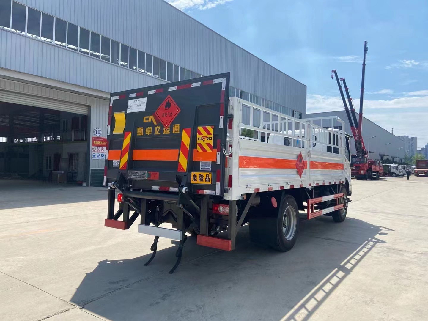 福田欧马可5.2米气瓶运输车/7吨