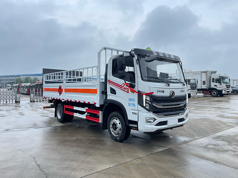 东风华神5.15米气瓶运输车