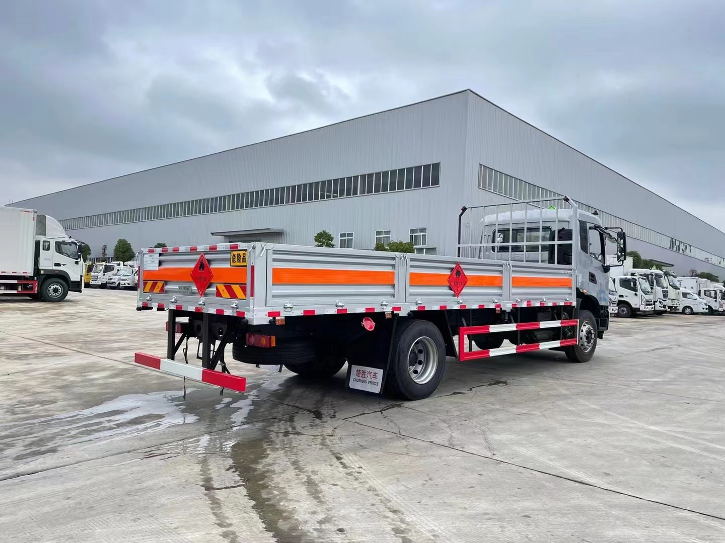 东风天锦6.7米气瓶运输车