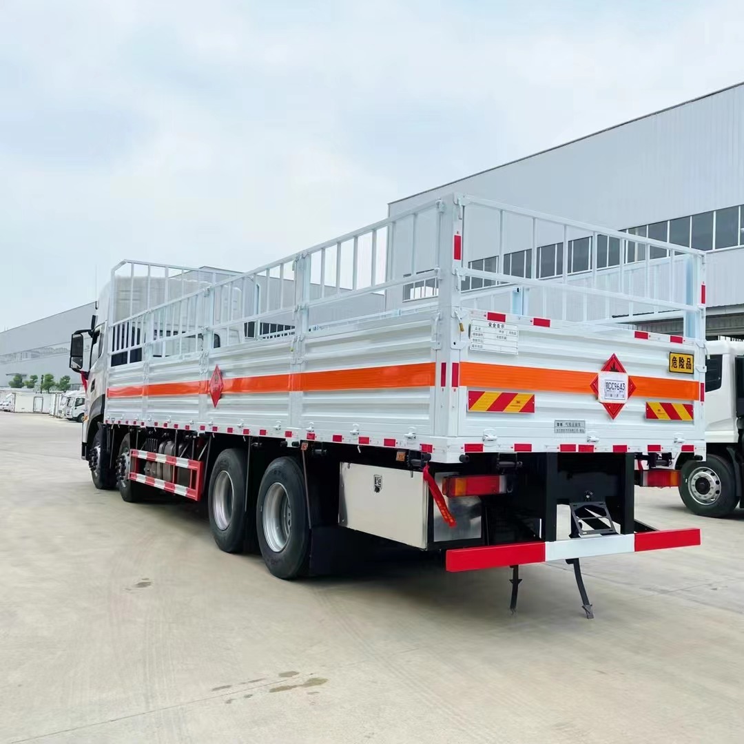 9米6气瓶运输车/天龙气瓶车/前四后八危险品仓栏车