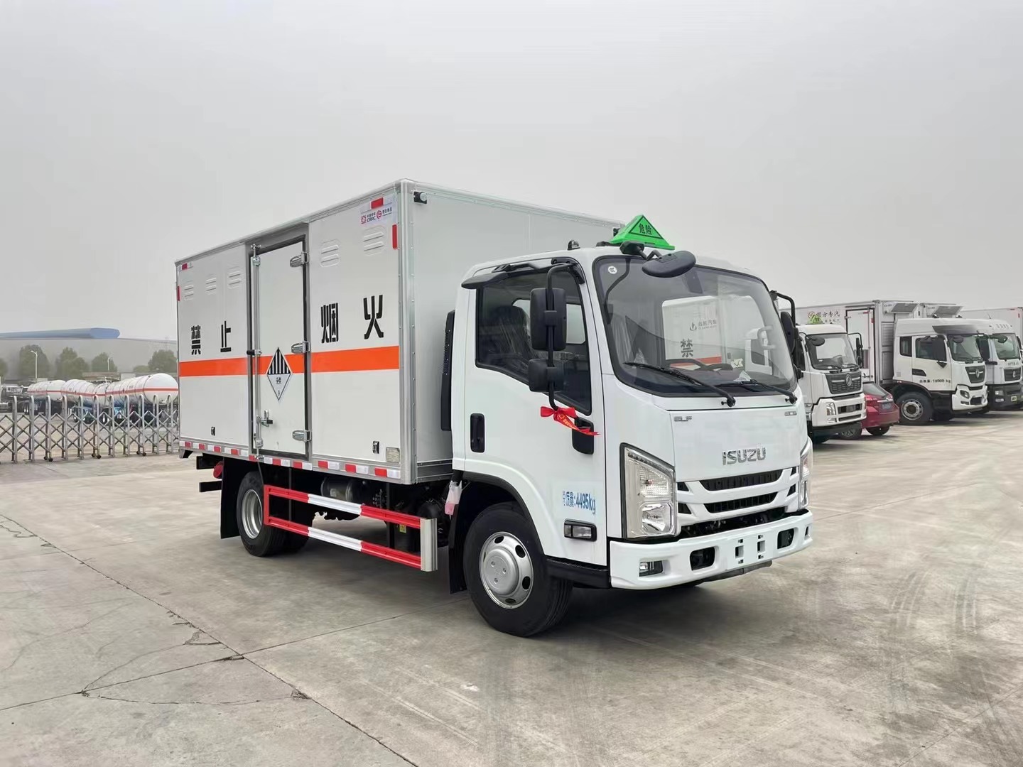 五十铃蓝牌4.15米危险废物厢式车