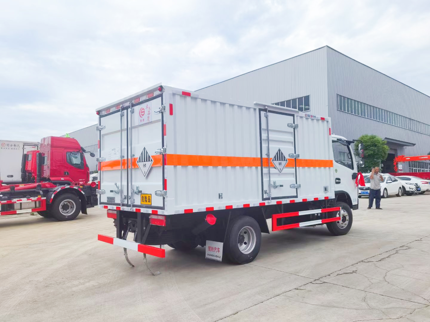 东风福瑞卡4.1米3.8吨危废车