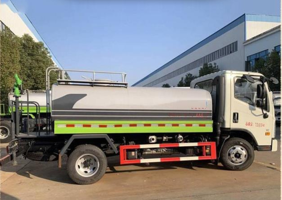 程力威牌CLW5070GSSBDP型洒水车