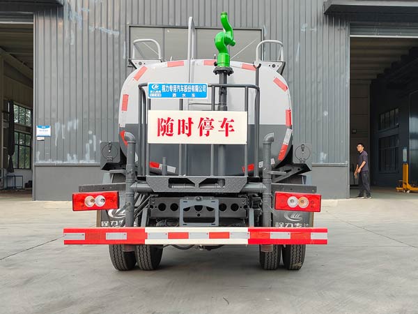 程力威牌CLW5070GSSBDP型洒水车