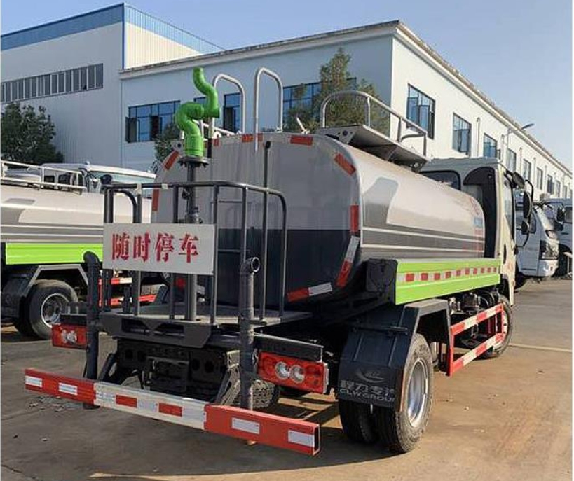 程力威牌CLW5070GSSBDP型洒水车