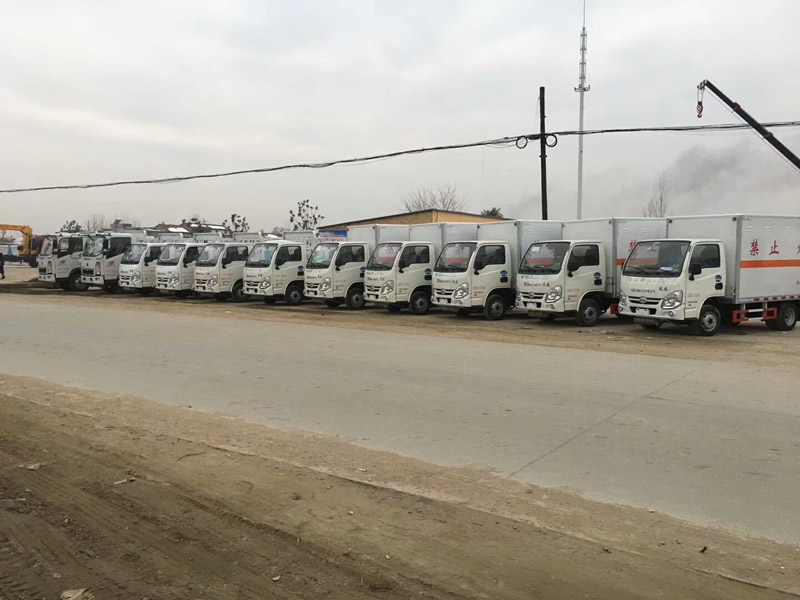 合肥某运输车公司采购一批跃进爆破器材运输车