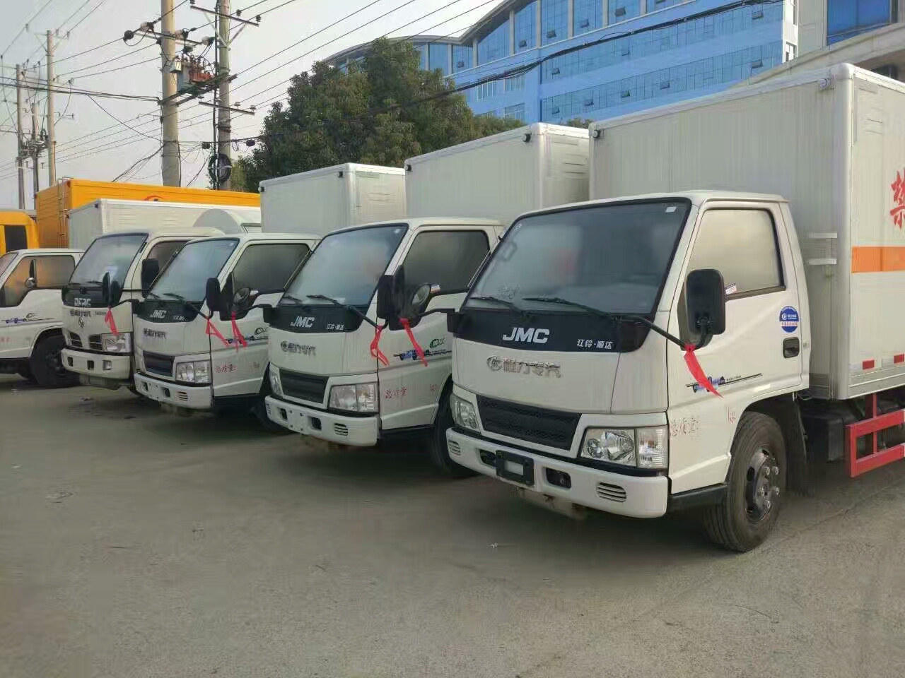 陕西某爆破公司采购9台江铃单排双排爆破器材运输车