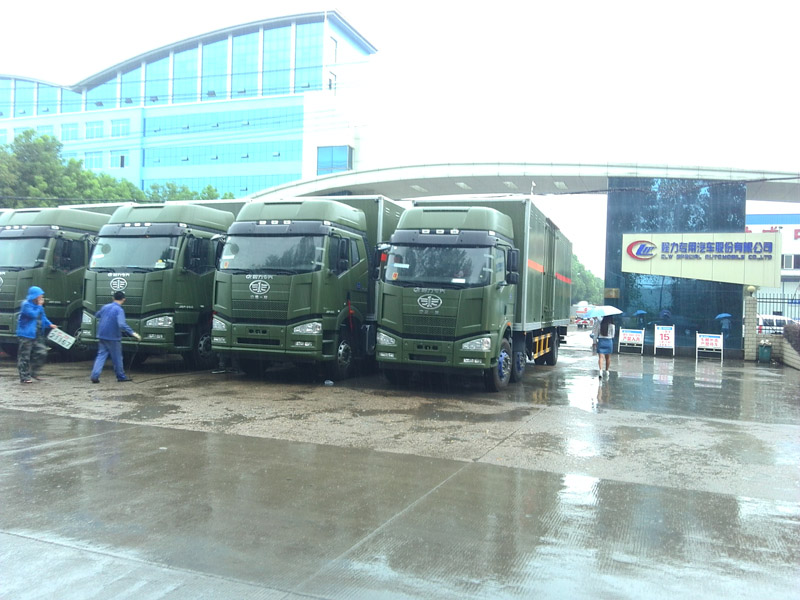 沈阳区某火箭旅采购一批火箭弹运输车