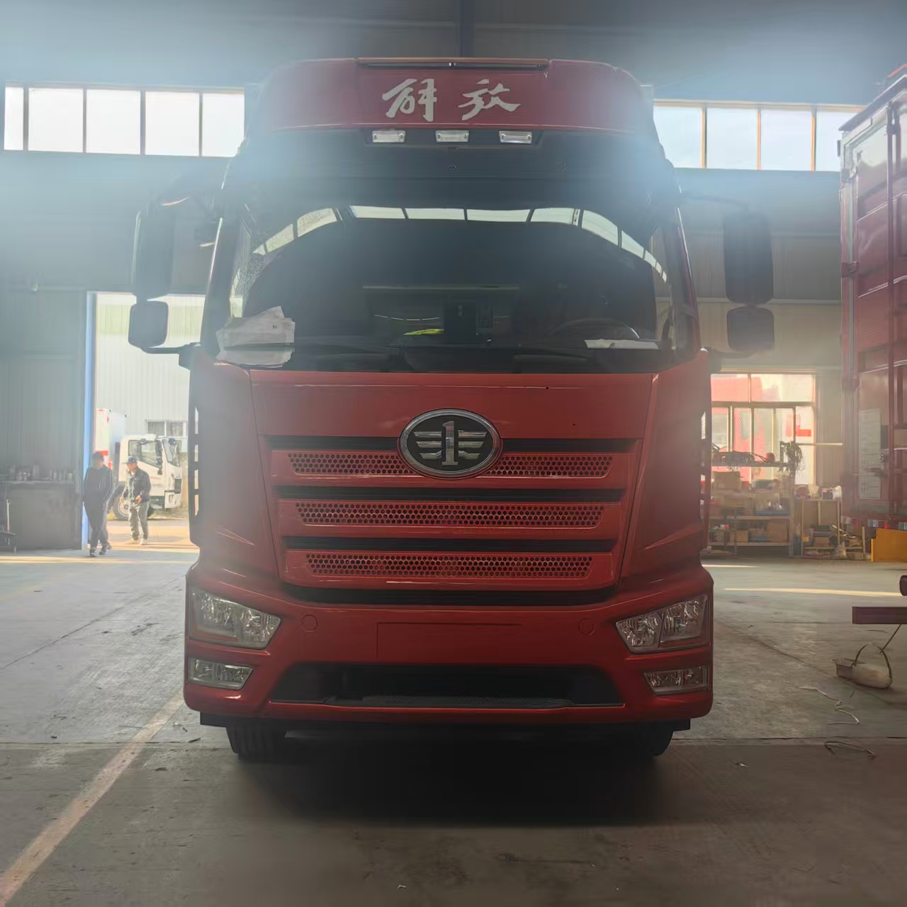 解放J6L灰色箱体爆破车