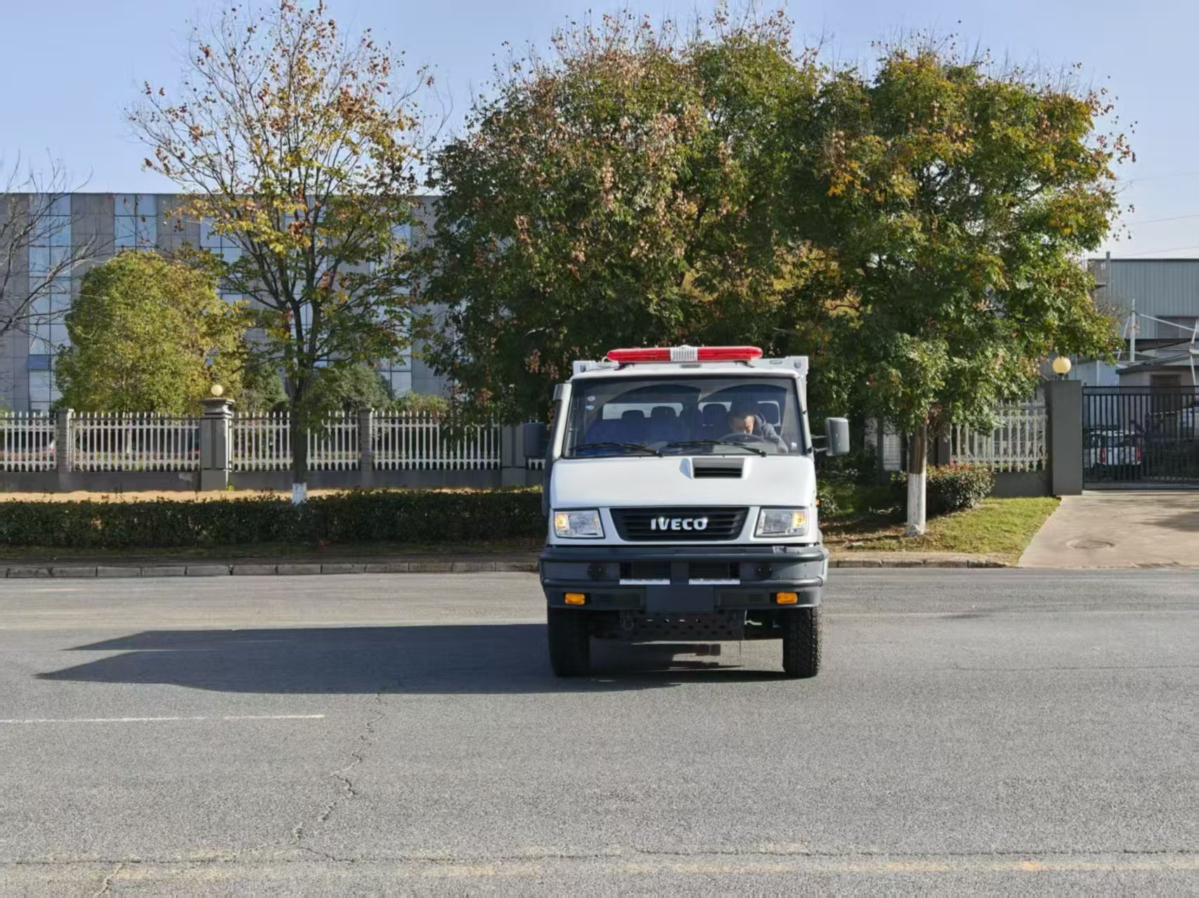 分体式依维柯四驱运兵车（突围车）