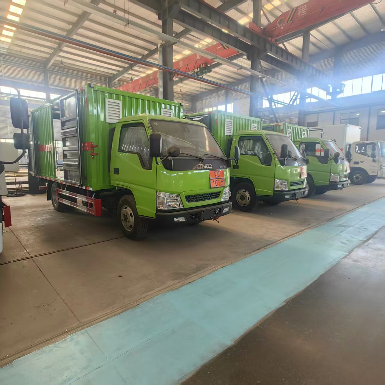 12月新的开始，江铃易燃气体厢式车批量发车