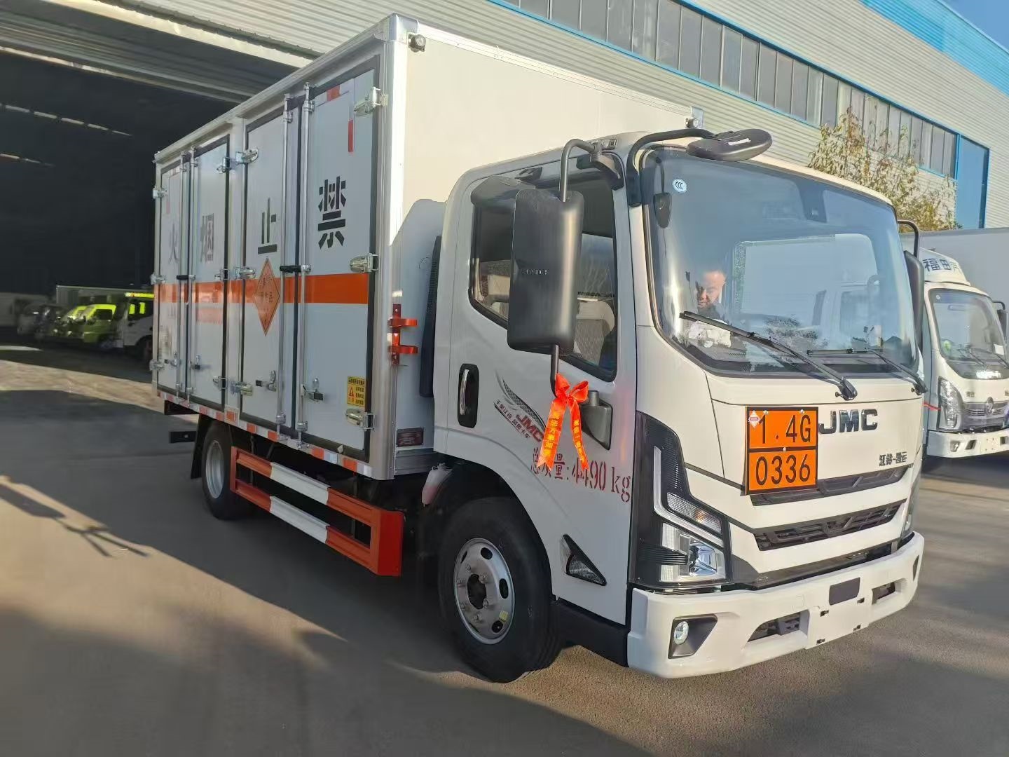 江铃凯运国六带双开侧门危险品车