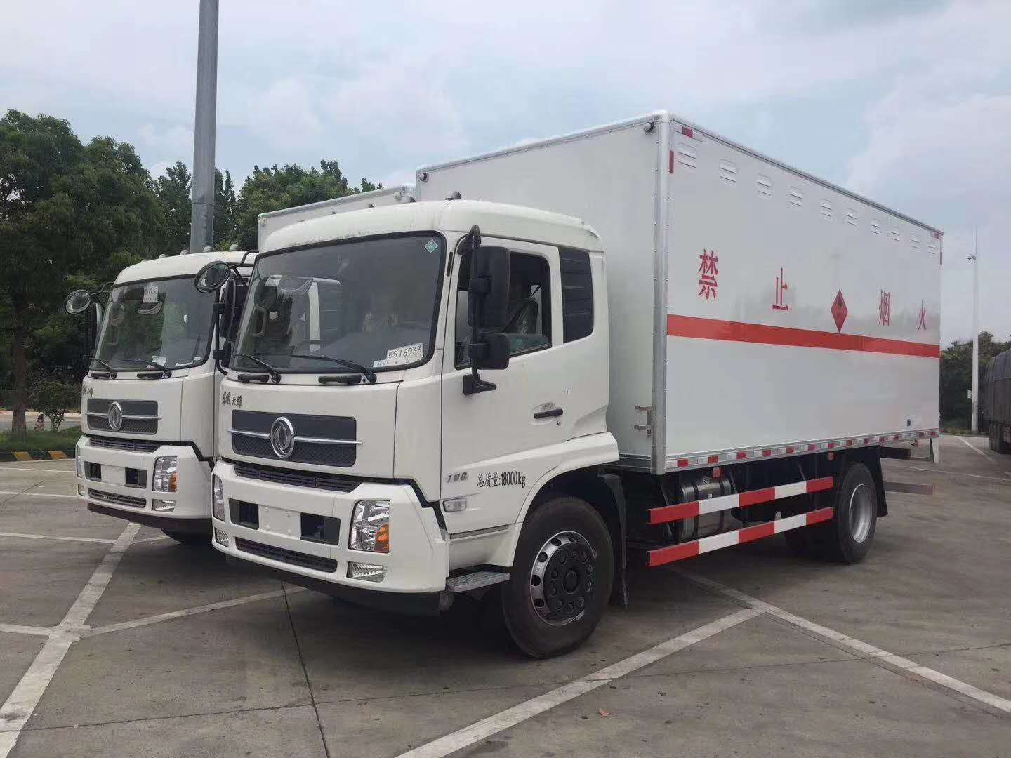 苏州姜总订购的东风天锦易燃气体厢式车发车