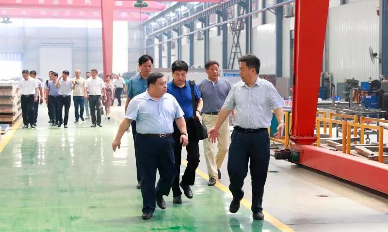 华菱星马汽车集团董事长亲临程力集团考察暨洽谈战略合作项目