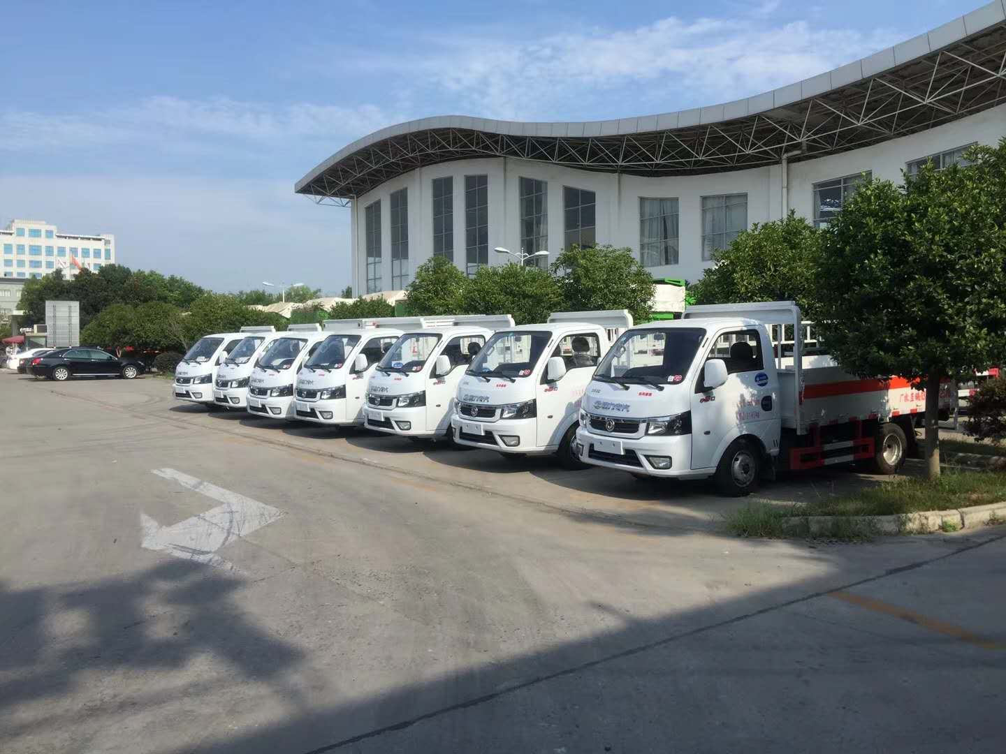 成都黄总7台东风途逸气瓶车顺利交车