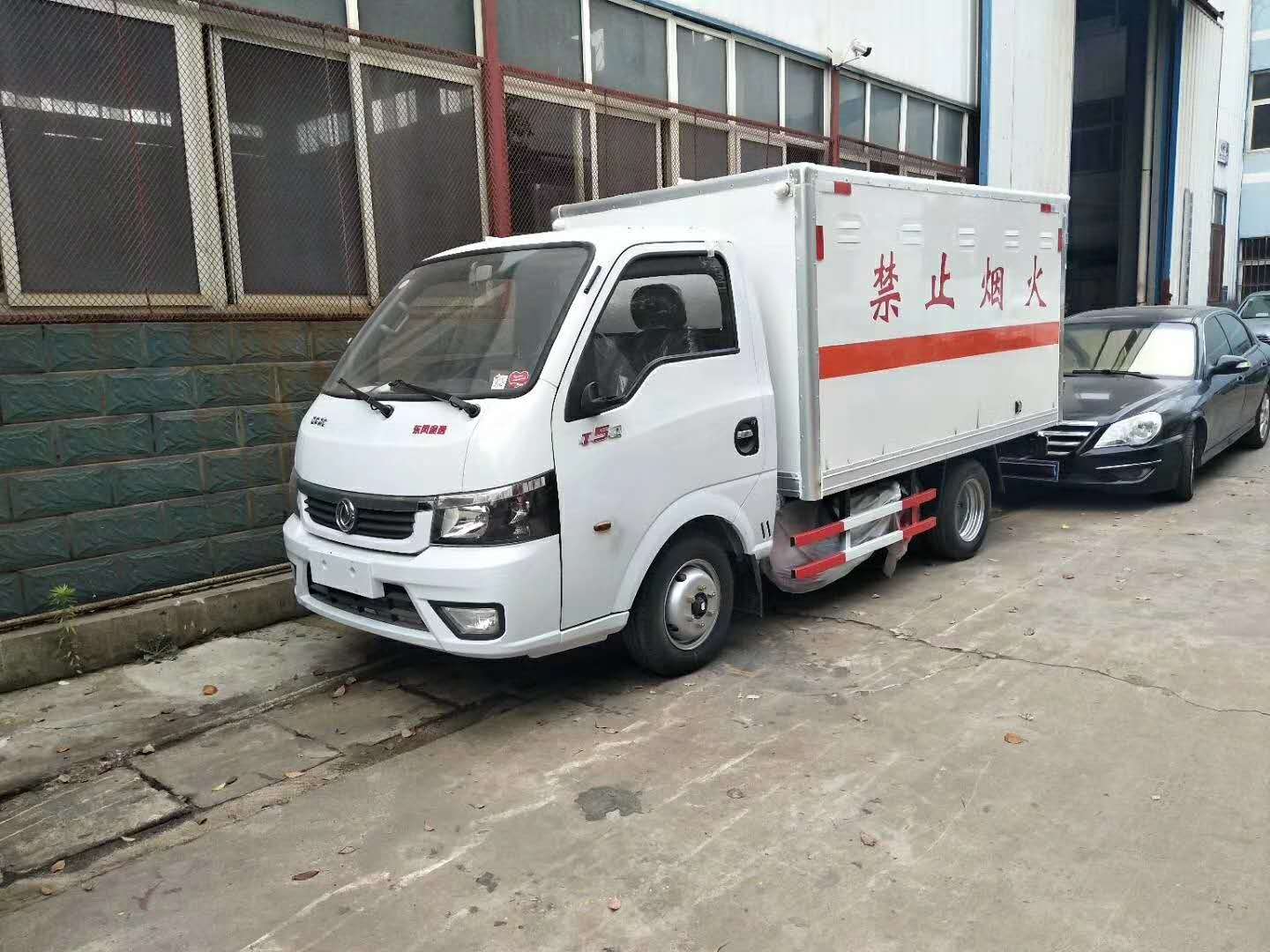 东风途逸易燃气体厢式车现车供应