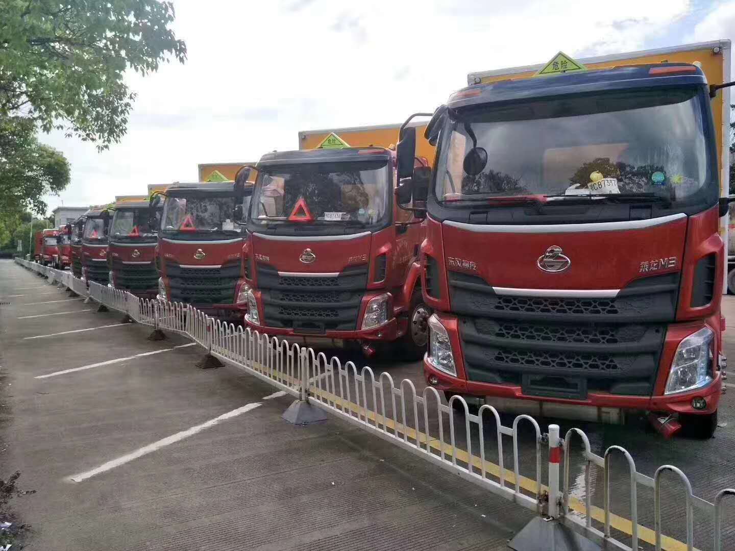 河北邢台汪总订购六台柳汽乘龙防爆车发车