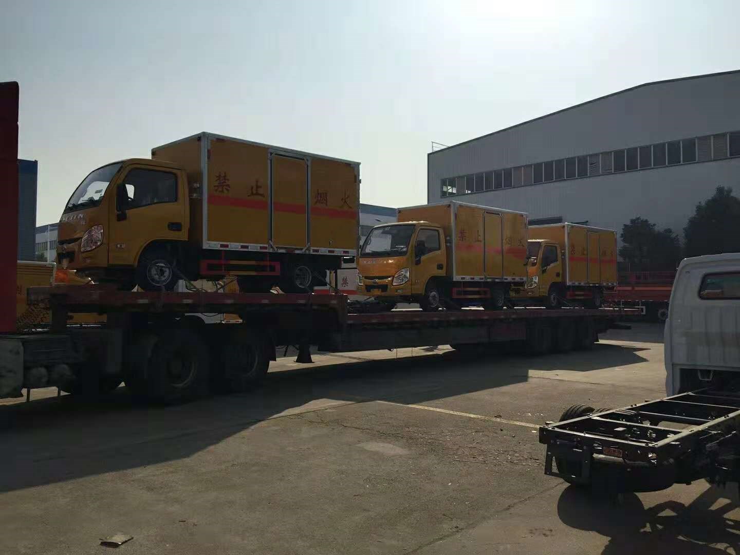 东北刘总订购十台跃进易燃气体厢式车全部发走