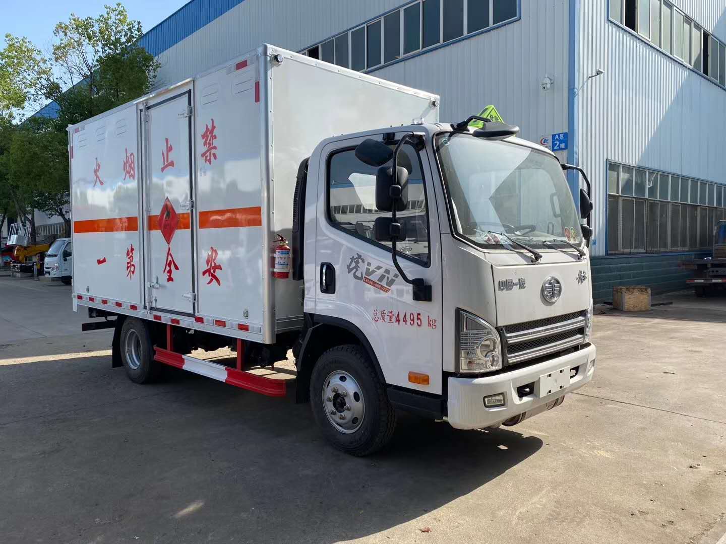 解放易燃气体厢式车可选多种厢体