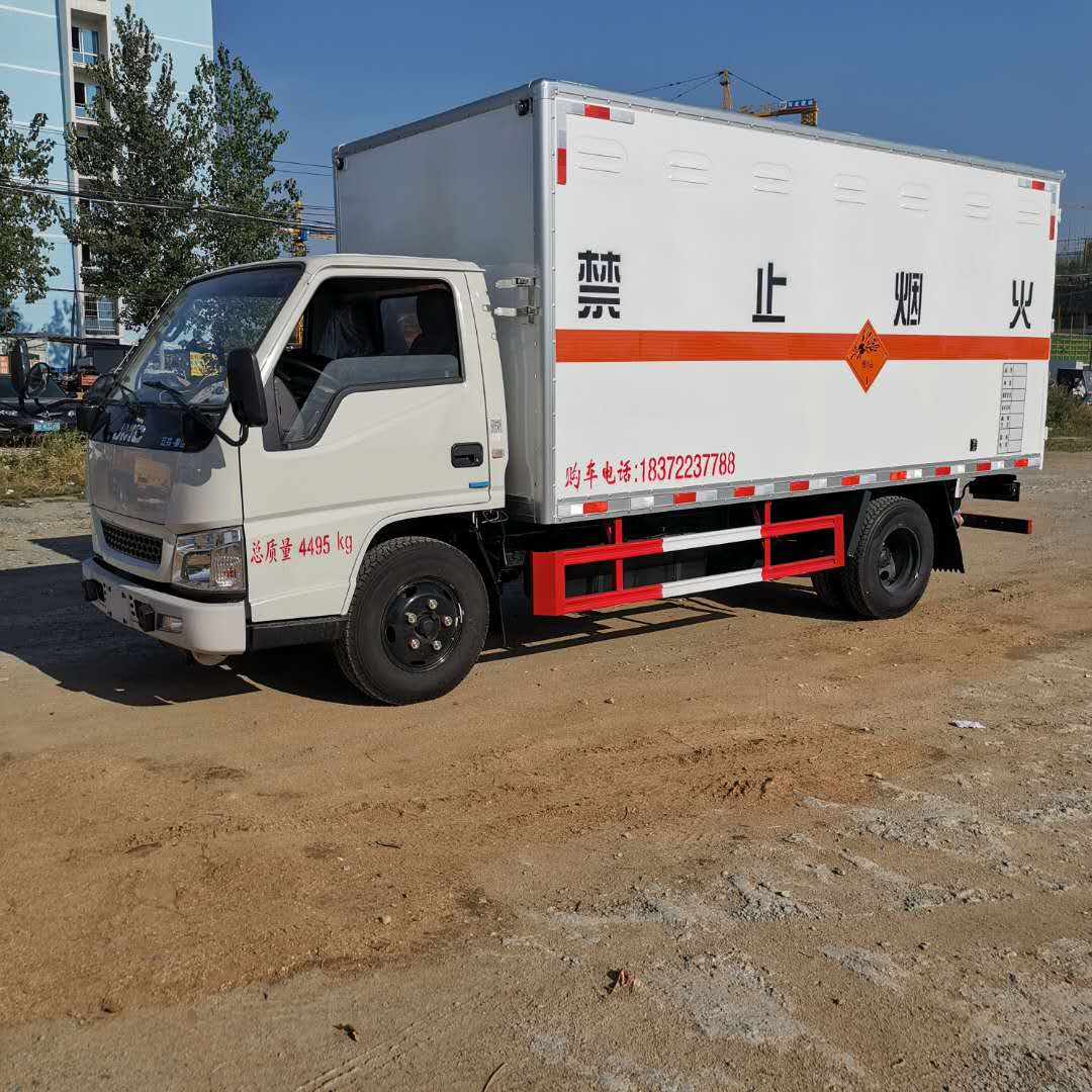 如何河南高速运输危险品，程力专汽来教您