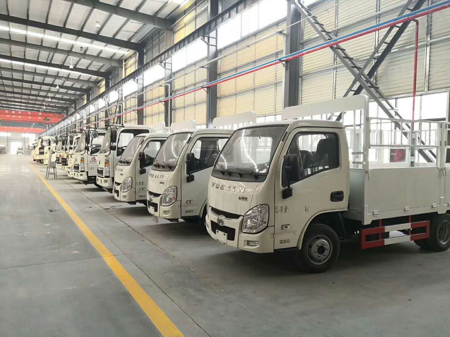 程力专汽危险品车采用烤漆制作生产