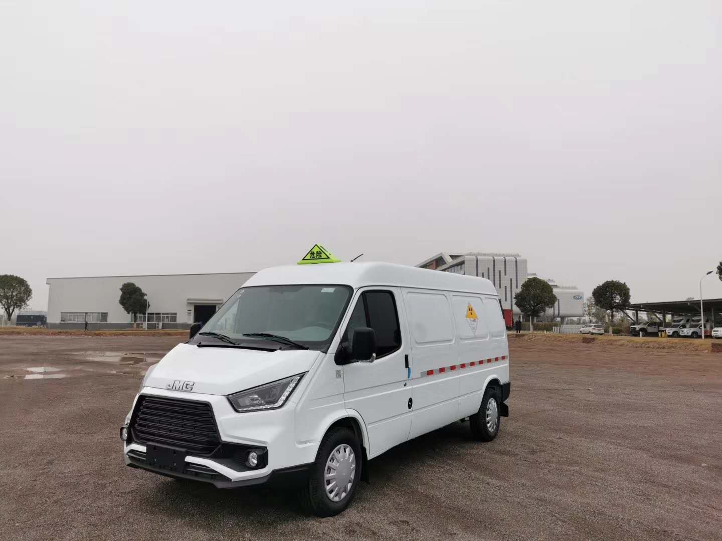 新款车型推荐——江铃放射性面包式危险品运输车