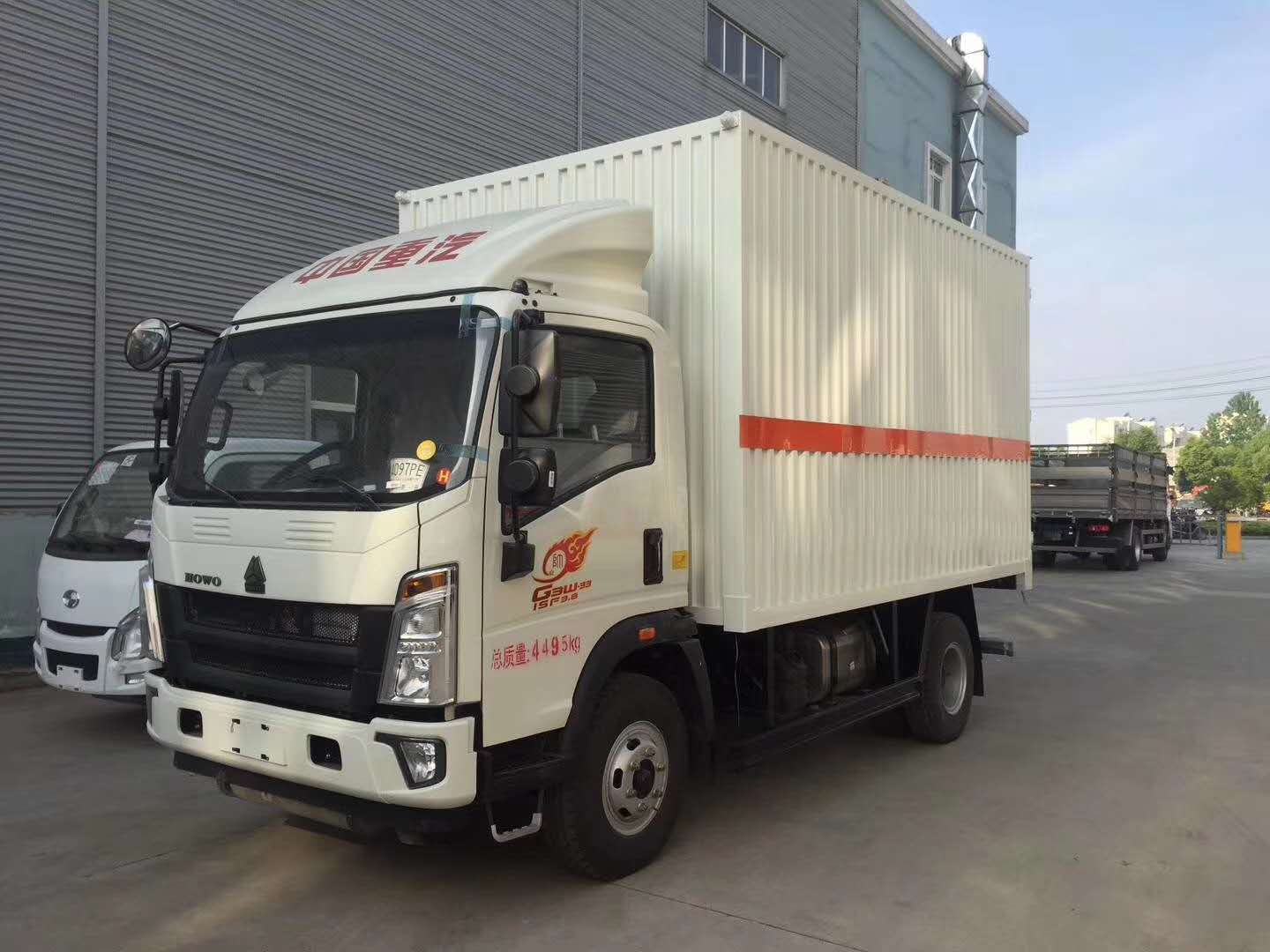 蓝牌经济实惠车型推荐——重汽豪沃蓝牌防爆车